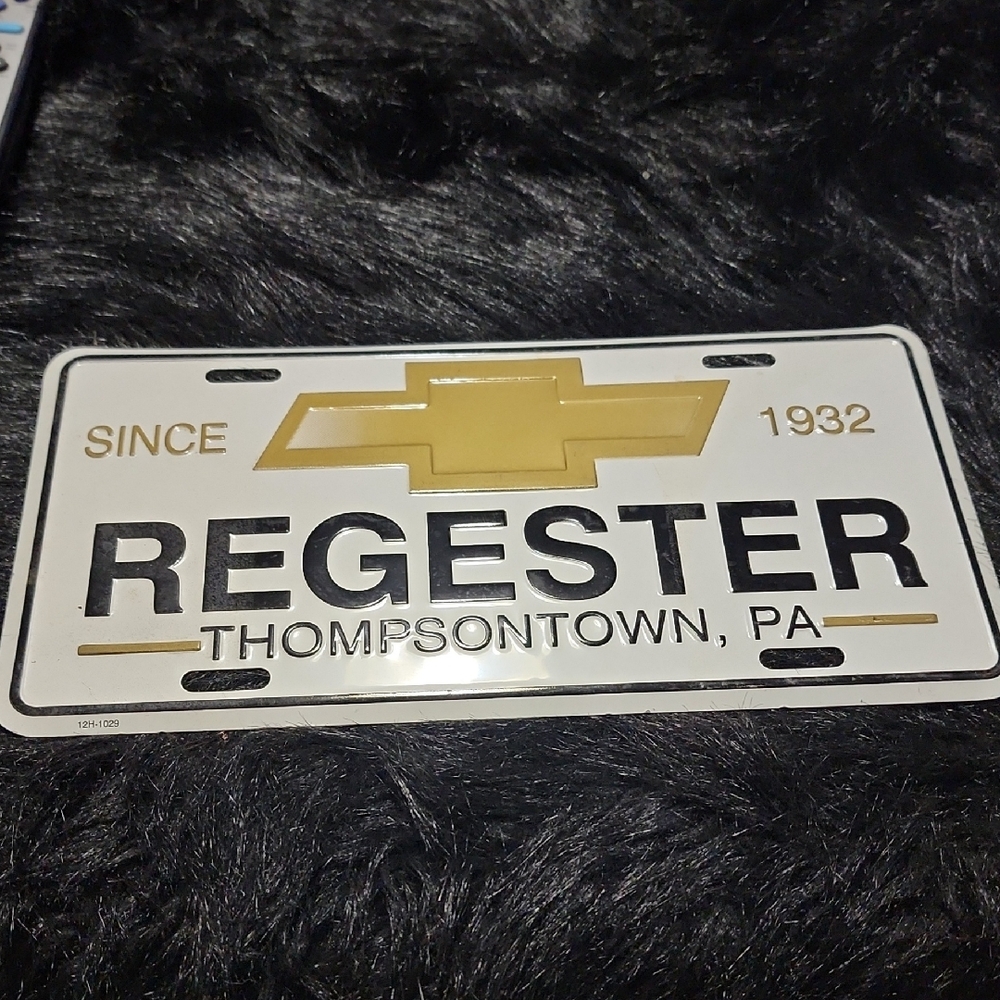 Chevrolet Regester License Plate. Like NEW.  1932